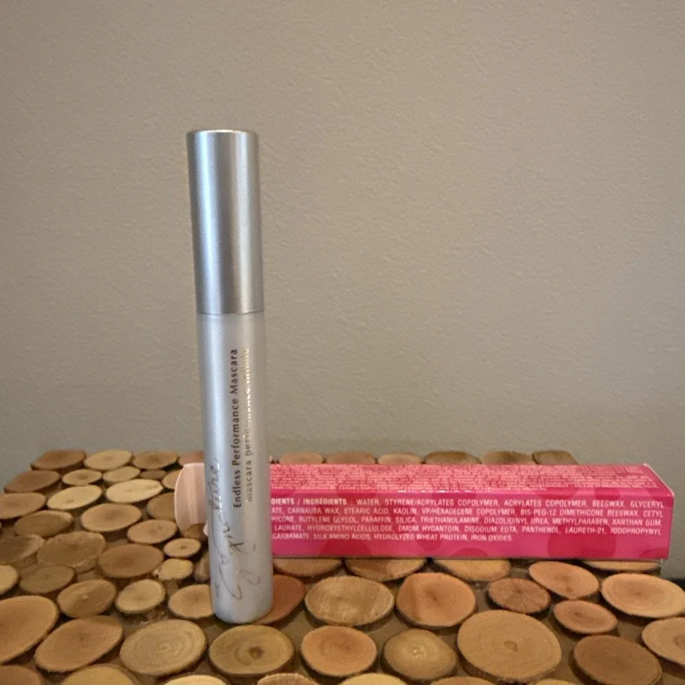 Mary Kay Signature Endless Performance Black Mascara 921600 .33 Oz New with Box